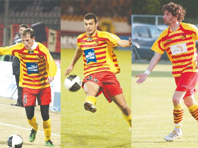 Trzej piłkarze z Czarnogóry: Kascelan, Pejovic i Seratlic