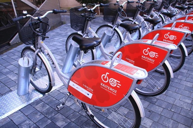 W Chorzowie można jeździć rowerami miejskimi lub poruszać się hulajnogą
