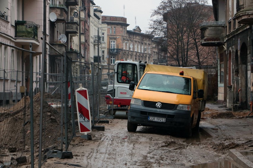 Na placu budowy remontowanej ulicy Kościuszki w Grudziądzu.