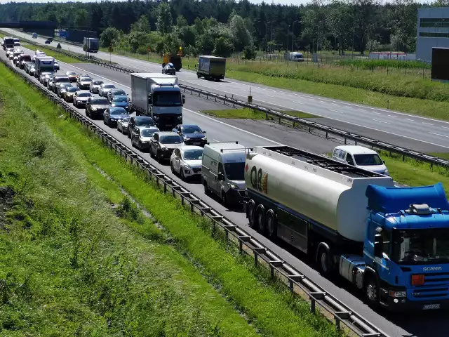 Utrudnienia na autostradzie A4 Katowice - Kraków. Trwa remont w Chrzanowie, ruszają prace przy wiadukcie na węźle Brzęczkowice