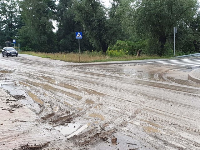 Tak wyglądała droga w Czekarzewicach Drugich po ulewie w nocy z poniedziałku na wtorek.