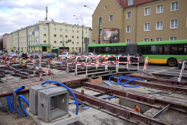 Przebudowa Dąbrowskiego miała się zakończyć we wrześniu ubiegłego roku