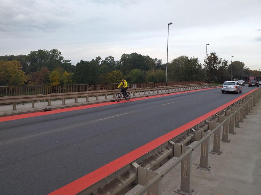 Kraków. Kierowcy będą musieli oddać część jezdni rowerzystom na stopniu wodnym Dąbie