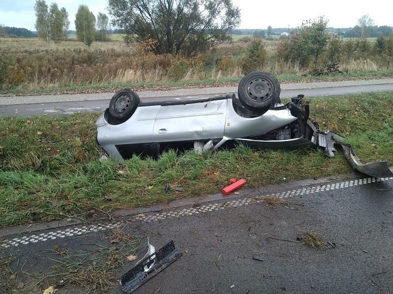 Banie Mazurskie. Strażnicy Graniczni ratowali poszkodowanego w wypadku (zdjęcia)