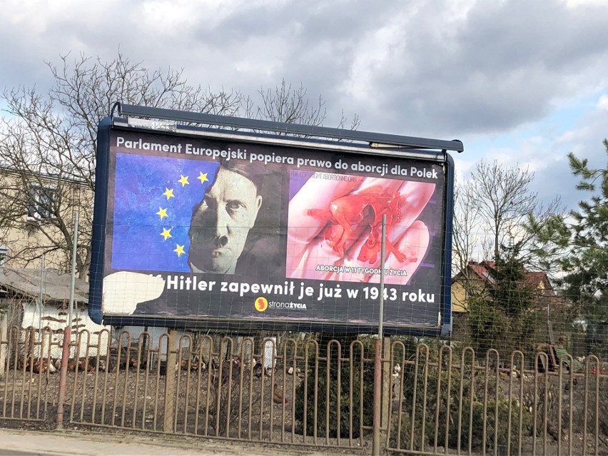 Kontrowersyjne billboardy we Wrocławiu. Jest zawiadomienie do prokuratury