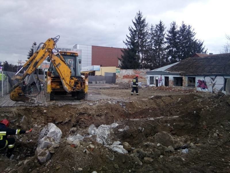 Nowy Sącz. Łyżka koparki uszkodziła gazociąg przy ul. Tarnowskiej [ZDJĘCIA]