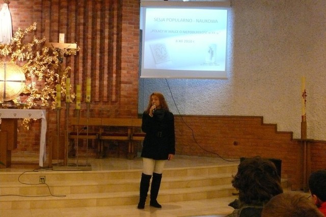 Podczas sesji zaśpiewała Małgorzata Nakonieczna, uczennica V LO.