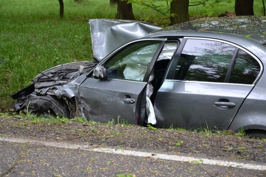 Wypadek w Jankowicach: Zderzenie bmw z mercedesem. W wypadku...