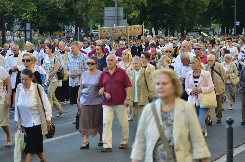 Golgota Picnic: Odczyt scenariusza na pl. Wolności. Były protesty [ZDJĘCIA, FILMY]