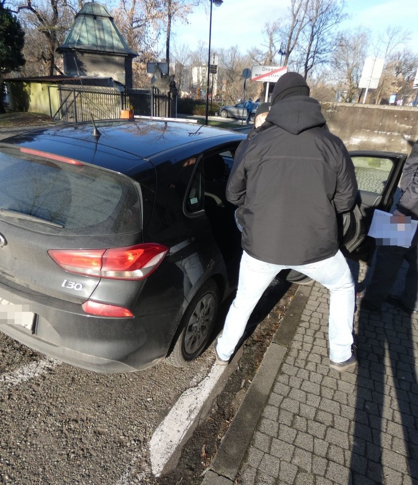 39-latek znęcał się nad dziećmi i żoną. Został zatrzymany...