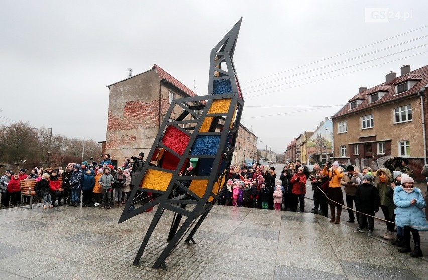 Rzeźba "Szczecińskie żurawie" stanęła na Skolwinie [ZDJĘCIA, WIDEO]