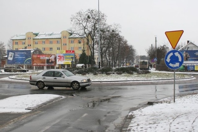Skrzyżowanie nieopodal targowicy miejskiej w Tarnobrzegu będzie miało nazwę &#8222;Rondo Olgi i Andrzeja Małkowskich&#8221;.