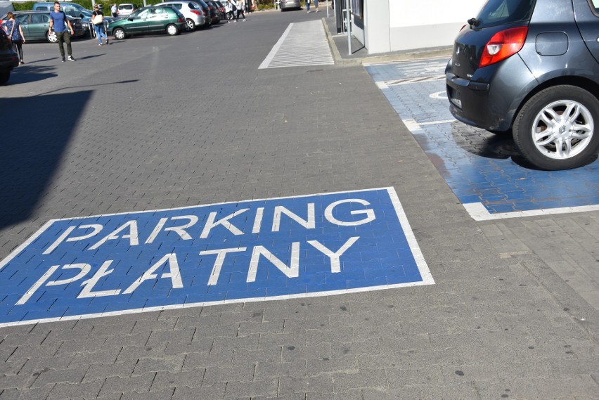 Płatny parking przy Lidlu w Myszkowie ZDJĘCIA