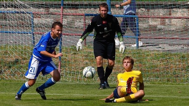 Dusan Pernis (w czarnym stroju).