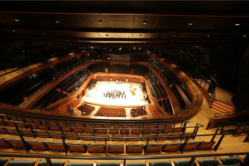 Sala koncertowa liczy 1800 miejsc i jest jednym z...