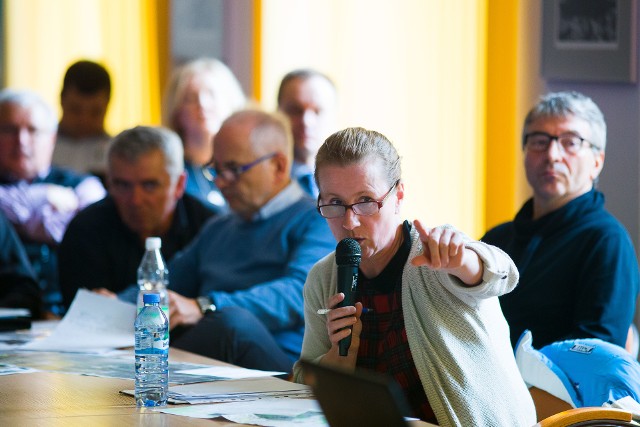 Preferowany wariant przebiegu S19 nie podoba się m.in. komitetowi protestacyjnemu w gminie Juchnowiec. Na spotkaniu w GDDKiA reprezentowała go Anna Gierej. - Jeżeli nie zostaną uwzględnione nasze uwagi, pozostaną nam drogi sądowe - podkreślała.