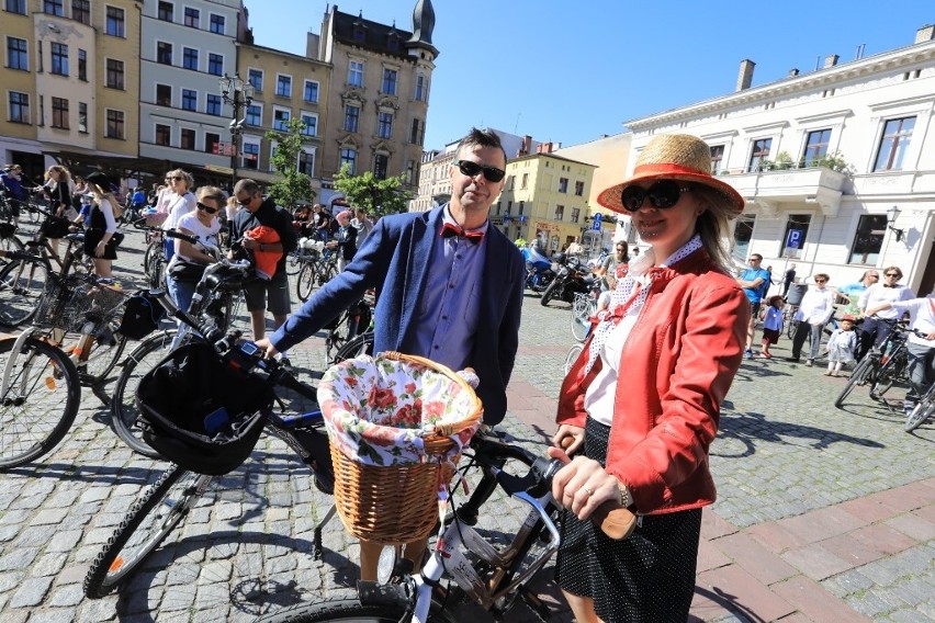 W sobotę (19 maja) ulicami Torunia przejechała Elegancka...