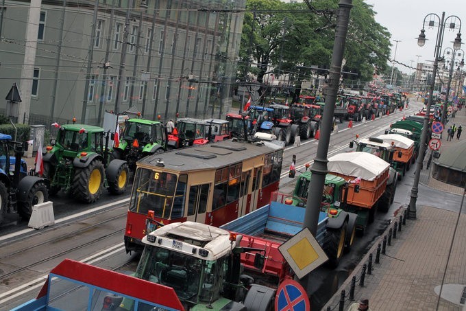 Mojzesowicz: To nie rolnicy zablokowali Bydgoszcz, miasto zablokował rząd