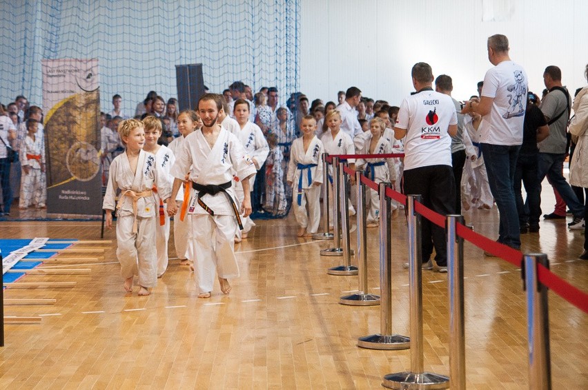 Prawie 350 karateków walczyło w Końskich o Puchar z Żeliwa [DUŻO ZDJĘĆ]