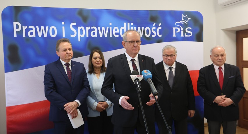 Konferencja PiS w Rzeszowie. Pomysły Rafała Trzaskowskiego uderzają w wolność Polaków 