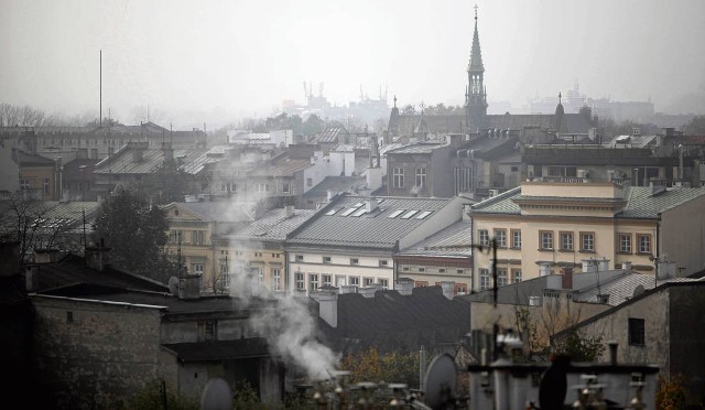 Na kumulowanie się zanieczyszczeń w powietrzu ma m.in. wpływ zabudowa, zwłaszcza w korytarzach przewietrzania.