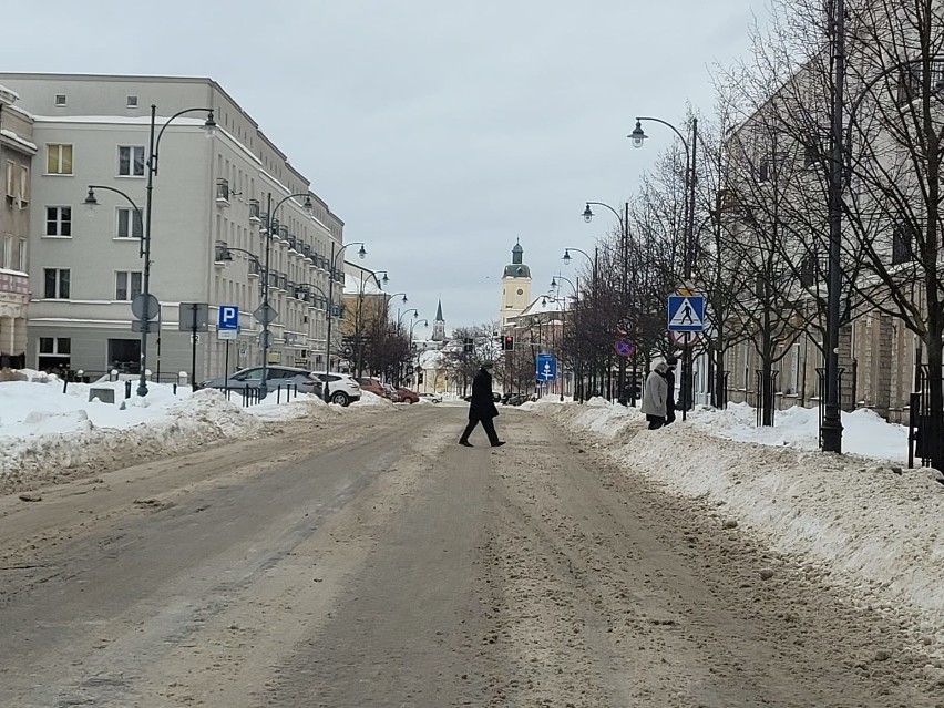 Tak wyglądają ulice miasta Białystok w niedzielę 14.02.2021.