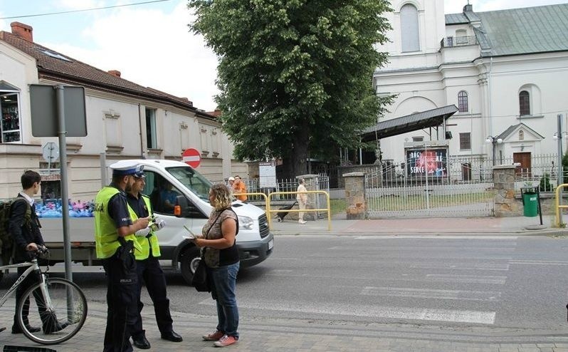 Akcja włoszczowskiej drogówki na przejściach dla pieszych (ZDJĘCIA)