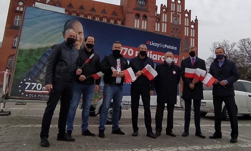 Słupscy radni PiS za unijnym funduszem odbudowy