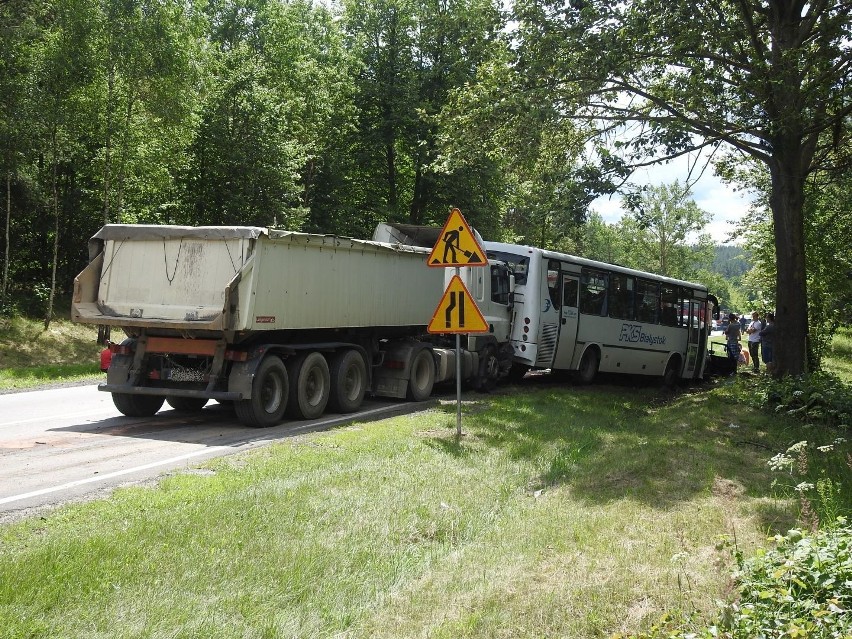 Wypadek pod Wasilkowem. Łącznie w karambolu brały udział 24...