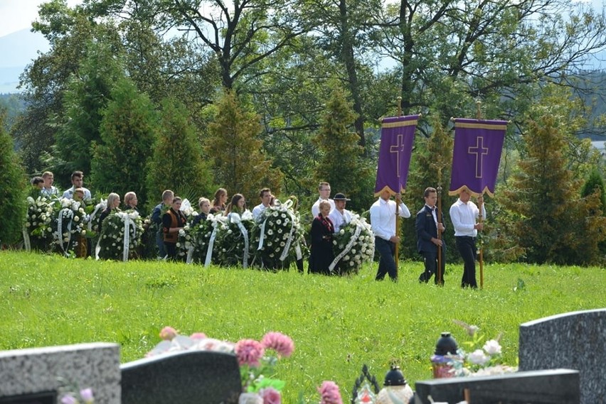 Chyżne. Pogrzeb tragicznie zmarłej 18-letniej Angeliki, która zginęła w wypadku w Szaflarach