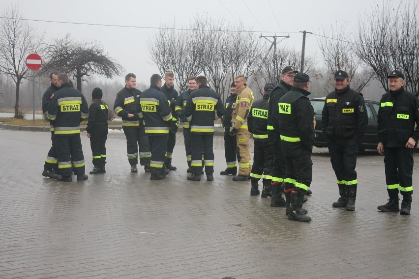 Strażacy z Miedzierzy mają nowy wóz ratowniczy. Kosztował ponad 400 tysięcy złotych. Było huczne powitanie. Zobacz zdjęcia