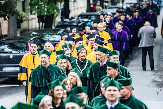 Tak wyglądał pochód inauguracyjny UJ rok temu