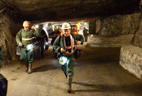 W kopalni Polkowice-Sieroszowice podczas każdej zmiany zjeżdża około 500 osób.