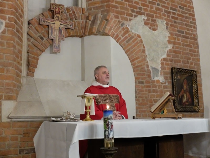 Krakowscy złotnicy rozpoczęli swoje święto od nabożeństwa w kaplicy św. Eligiusza w kościele o. Franciszkanów