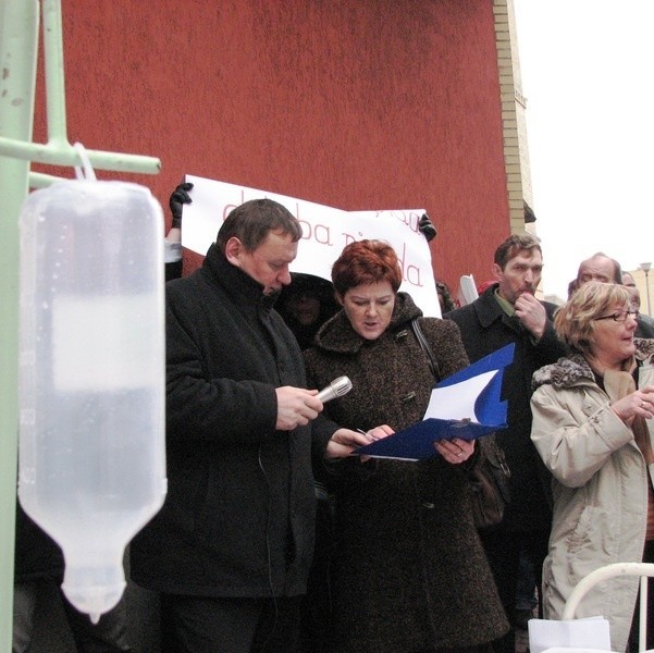 Jeżeli nie będzie żadnych rozwiązań, ten szpital zatonie jak łódź podwodna - mówi Eugeniusz Muszyc, związkowiec