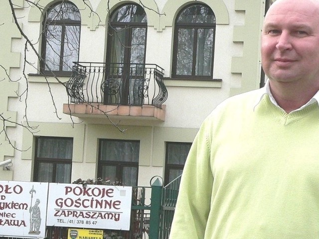 Na setne urodziny Zamku Dersława zaprasza Paweł Piątek, właściciel buskiego domu Pod Rycerzykiem.