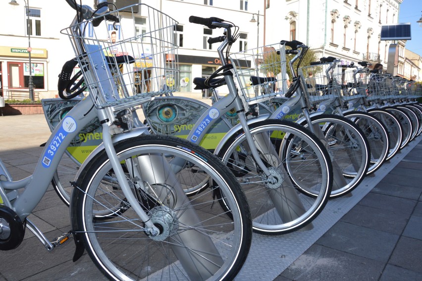 Tarnów. Miejska wypożyczalnia rowerów już czynna. Dostępnych jest ponad 100 jednośladów [ZDJĘCIA]
