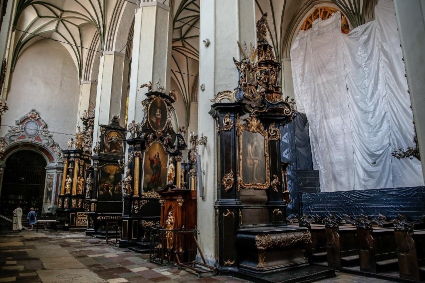 Kościół św. Mikołaja w Gdańsku. Kto znajduje się na odnawianym obrazie? Konserwatorzy są w szoku