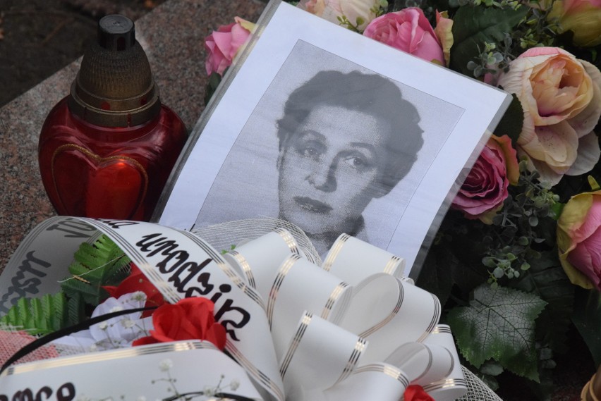 Irena Dowgielewicz została pochowana w pierwszej alei...