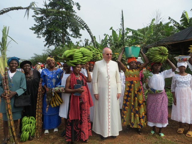 Abp Stanisław Budzik podczas uroczystości w Bouam