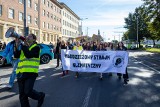 Młodzieżowy Strajk Klimatyczny 2022 na ulicach Szczecina. "Kapitał i kawałek papieru jest ważniejszy od ludzi" 