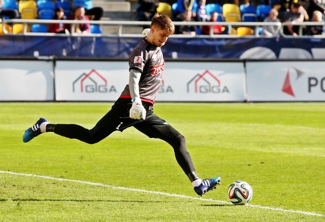 Sebastian Przyrowski (Górnik Zabrze) – długo zastanawialiśmy się, czy nie wrzucić tu kogoś, kto rozegrał więcej spotkań. Ostatecznie uznaliśmy jednak, że w ogólnym rozrachunku Przyrowski wypadł najsłabiej. Już jego transfer trudno było podciągnąć pod logiczne działanie, a co dopiero mówić o wstawianiu go do pierwszego składu. W Zabrzu potrzebowali pięciu meczów ligowych, żeby uznać, że Przyrowski nie prezentuje już poziomu, który uprawnia go do gry w Ekstraklasie.