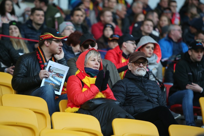 Kibice na meczu Sparta – Falubaz na Stadionie Olimpijskim [ZNAJDŹ SIĘ NA ZDJĘCIACH]