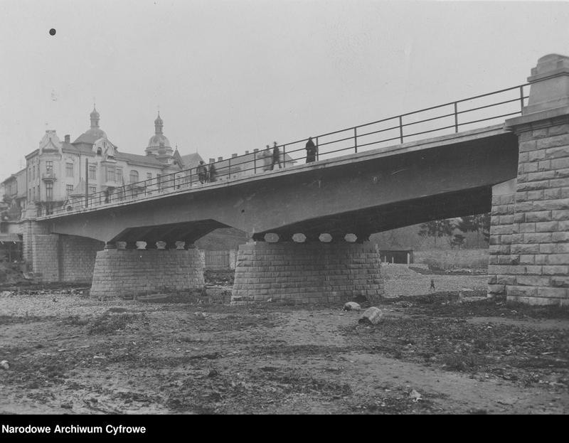 Nowy Sącz na czarno-białych archiwalnych zdjęciach. Tak przed laty wyglądało miasto 24.07.2021