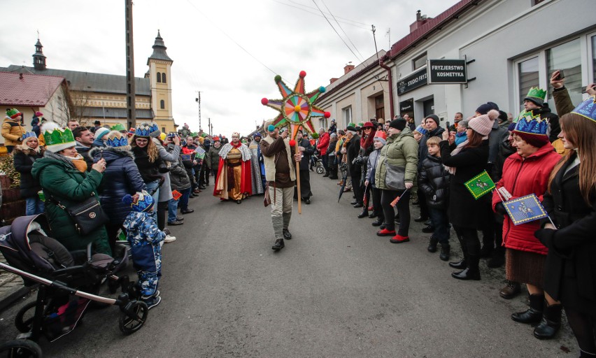 Tłumy na Orszaku Trzech Króli w Głogowie Małopolskim [ZDJĘCIA]