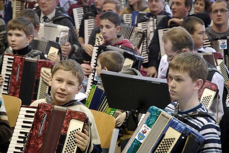 W Miastku, podczas niedzielnego Dnia Jedności Kaszubów,...