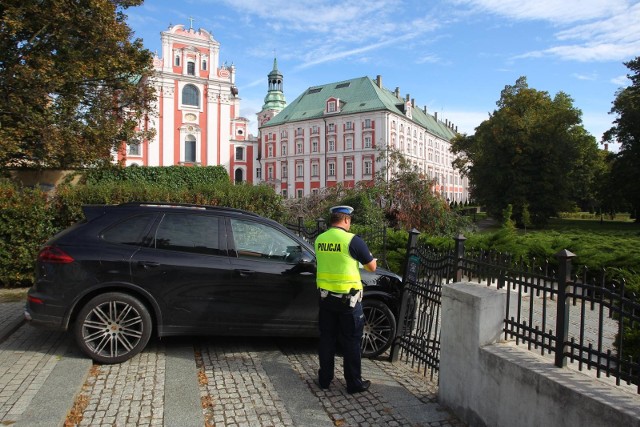 Pościg za kierowcą porsche odbył się w niedzielę rano. Kierowcę zatrzymano na ul. Podgórnej w Poznaniu.