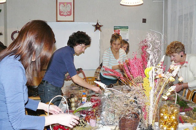 Migawka z kursu florystycznego, zorganizowanego przez inowrocławski OWP