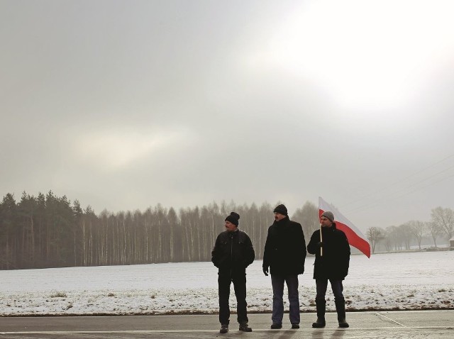 Protest musi być głośny  i widoczny, żeby trafić do  głównych wydań informacji w tv. Droga krajowa nr 22 pod Chojnicami