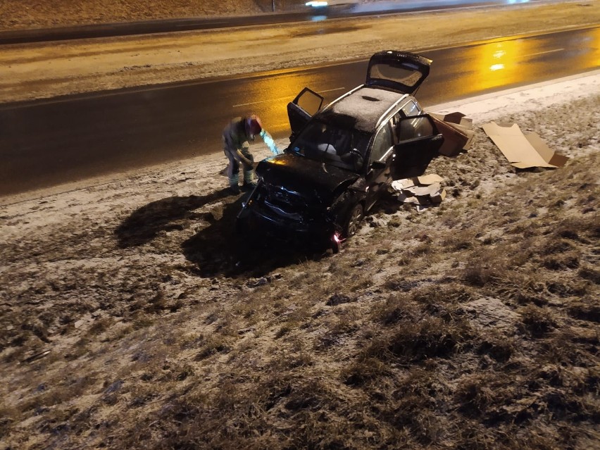 Lublin. Pijany spowodował wypadek i uciekł z miejsca zdarzenia. Policjanci zatrzymali sprawcę 